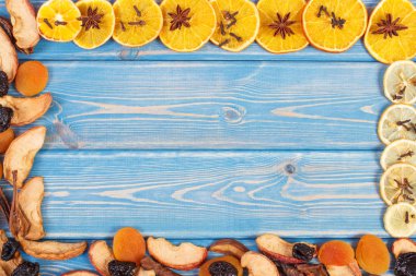 Çerçeve kurutulmuş meyve ve baharat içecek veya komposto, plaace metin veya kurulları üzerinde yazıt için hazırlama