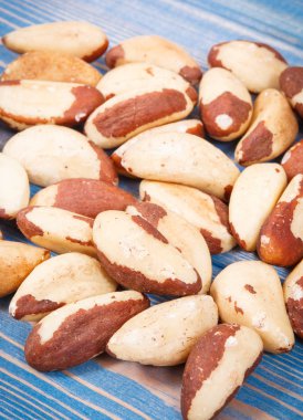 Doğal mineraller ve vitamin kaynağı olarak bir yığın Brezilya fıstığı, sağlıklı beslenme konsepti