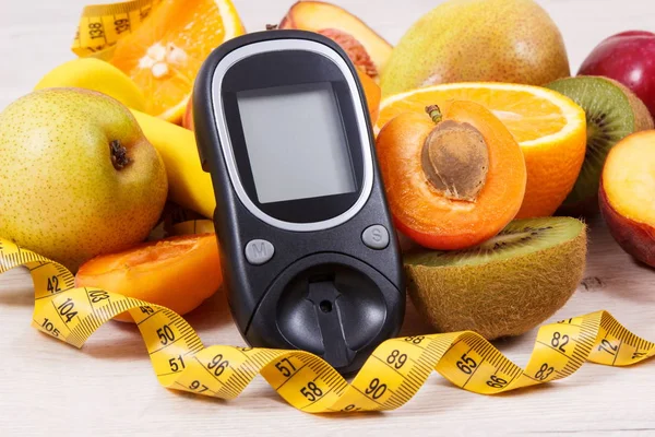 Glükóz Mérő Ellenőrzése Vércukorszintet Centiméter Friss Tápláló Gyümölcs Egészséges Desszert — Stock Fotó