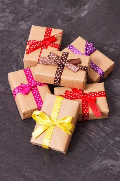 Presentes Embrulhados Com Fitas Para Natal Outras Ocasiões Diferentes — Fotografia de Stock