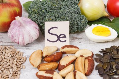 Doğal malzemeler veya ürünler kaynak selenyum, vitamin, mineral ve beslenme lifleri, sağlıklı beslenme kavramı