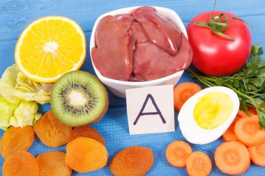 A vitamini, beslenme lifleri ve doğal mineraller içeren yiyecekler, sağlıklı besleyici yeme kavramı
