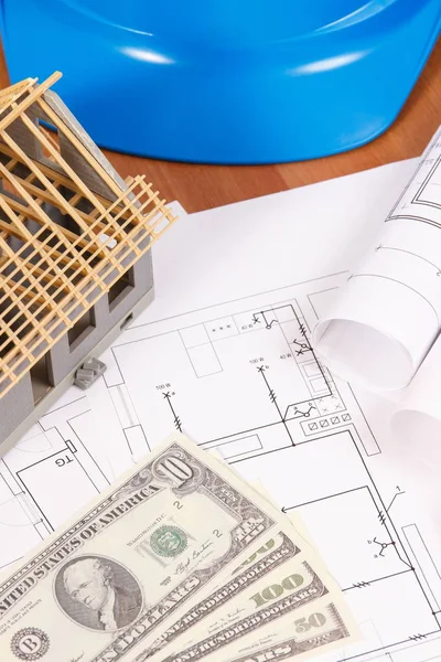 Valute dollaro, disegni elettrici, accessori per lavori di ingegnere e casa in costruzione, concetto di costo della casa di costruzione — Foto Stock