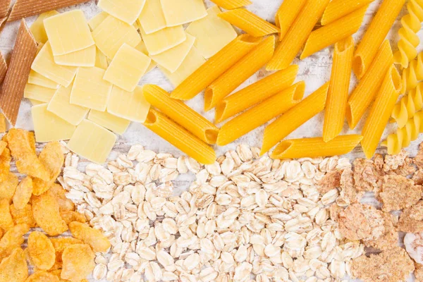 Productos e ingredientes que contienen carbohidratos y fibra dietética, nutrición saludable — Foto de Stock