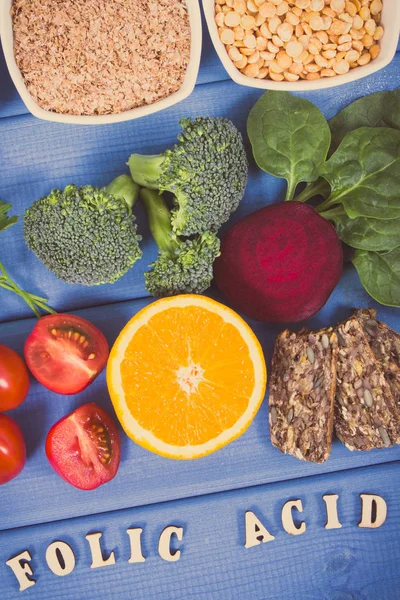Vintage foto, voedzame producten die bevatten vitamine B9 en voedingsvezels, gezonde voeding concept — Stockfoto