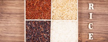 Yazıt, sağlıklı, gluten ücretsiz beslenme konsepti ile beyaz, kahverengi, siyah ve kırmızı pirinç