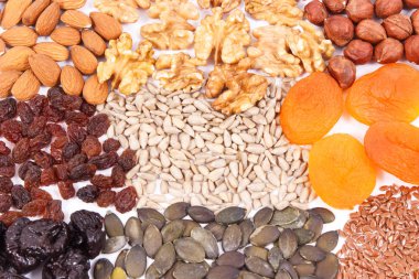 Kaynak demir, vitaminler, mineraller ve diyet lif olarak doğal maddeler