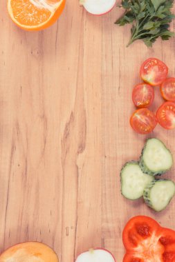 Mineraller, vitaminler ve lif içeren meyve ve sebzeler, gemide metin için kopya alanı