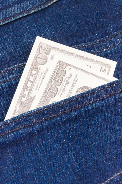 Dólar en el bolsillo de los vaqueros. Dinero en efectivo pagando concepto de compras — Foto de Stock