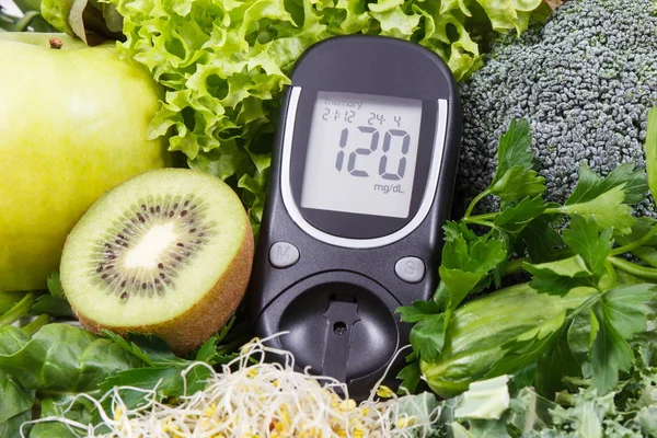 Glucometro per misurare il livello di zucchero, frutta e verdura con germogli come cibo nutriente sano durante il diabete — Foto Stock