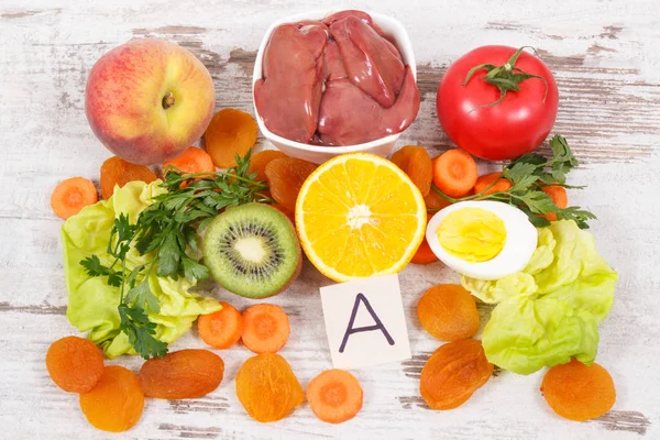 A vitamini, doğal mineraller ve lif içeren farklı maddeler, sağlıklı besleyici beslenme