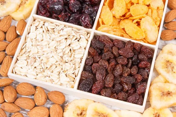 Ingredienti sani come fonte di carboidrati, vitamine e fibre, concetto di alimentazione nutriente — Foto Stock