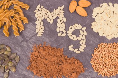 Magnezyum içeren besleyici yeme. Kaynak vitaminler, mineraller ve lif olarak sağlıklı beslenme