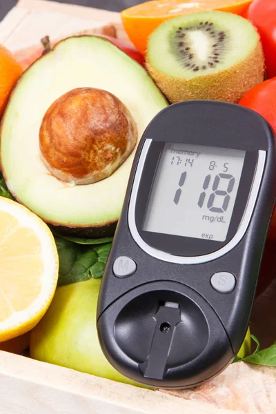 Glucose meter with fresh fruits and vegetables. Healthy nutrition and checking sugar level concept — Stock Photo, Image