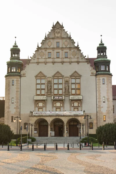 Poznan, Polen - 12. Oktober 2018: adam mickiewicz Universitätsgebäude in der polnischen Stadt Poznan — Stockfoto