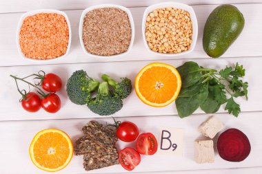 Sağlıklı besin kaynağı folik asit, mineral, vitamin B9 ve diyet lifi