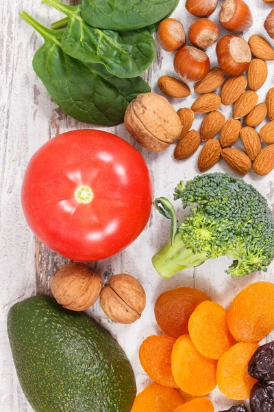 Ingrédients naturels comme source de potassium, vitamine K, minéraux et fibres — Photo