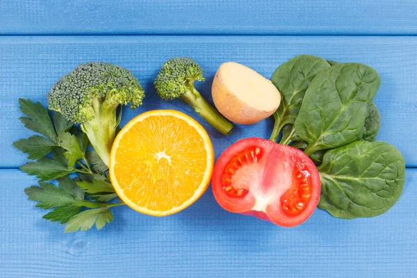 A K-vitamint tartalmazó gyümölcsök és zöldségek, ásványi anyagok és élelmi rost, egészséges táplálkozás — Stock Fotó