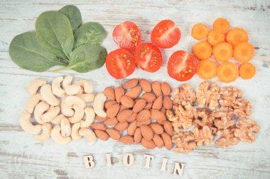 Besleyici farklı malzemeler içeren B7 vitamini, doğal mineral ve lif, sağlıklı beslenme