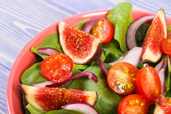 Ensalada Frutas Verduras Frescas Preparadas Tazón Vidrio Concepto Dieta Estilos —  Fotos de Stock