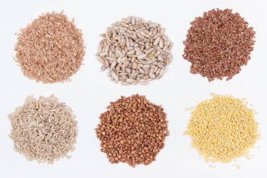 Sağlıklı tiroid için vitamin ve mineral içeren besleyici doğal ürünler ve malzemeler. Beyaz arkaplan