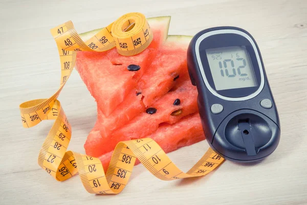 Medidor Glucosa Para Medir Nivel Azúcar Que Muestra Resultado Sandía —  Fotos de Stock