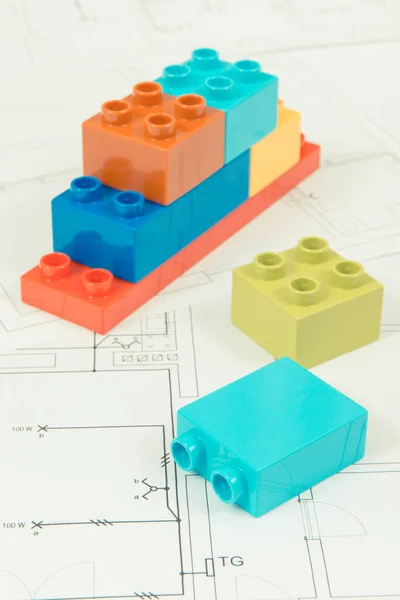 Renkli Plastik Oyuncak Blokları Çizimleri Nşaat Satın Alma Veya Kiralama — Stok fotoğraf