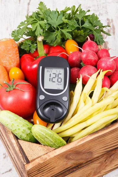 Medidor Glucosa Con Resultado Nivel Azúcar Verduras Frescas Maduras Caja —  Fotos de Stock