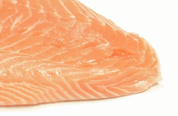 含有健康欧米茄酸的鲑鱼牛排 白人背景 — 图库照片