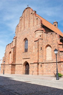 Konin, Polonya - 3 Haziran 2017: Polonya 'nın Konin kentindeki St. Bartlomiej kilisesine bakın. Polonya 'nın daha büyük