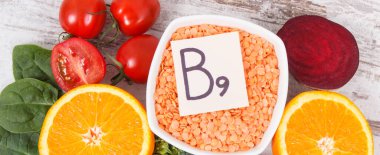 Kaynak olarak besleyici gıda B9 vitamini, beslenme lifleri, folik asit ve doğal mineraller, sağlıklı yaşam biçimleri kavramı