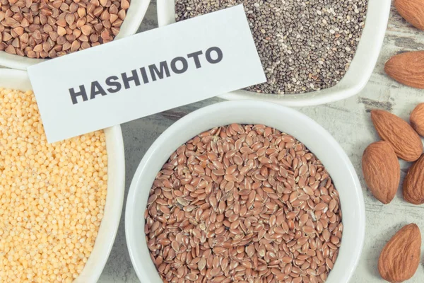 Inscriptie Hashimoto Met Heilzame Voedzame Eten Voor Schildklier Gezonde Ingrediënten — Stockfoto