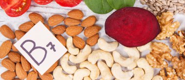 Sağlıklı ürünler ve malzemeler kaynak olarak B7 vitamini, beslenme lifleri ve doğal mineraller, besleyici yeme kavramı