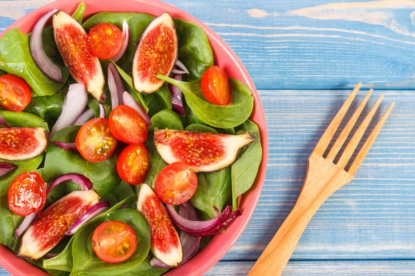 Ensalada Frutas Verduras Frescas Preparadas Tenedor Madera Cuenco Vidrio Concepto —  Fotos de Stock