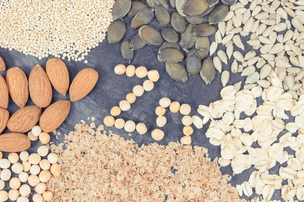 Verschillende Voedzame Ingrediënten Als Bron Zink Natuurlijke Mineralen Voedingsvezels Concept — Stockfoto