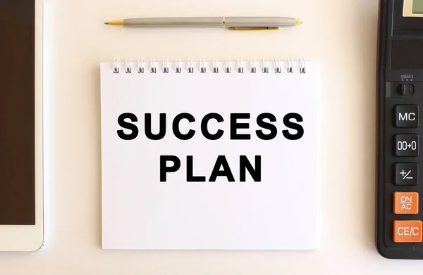 성공적 Success Plan 노트북 계산기 태블릿 근처흰 — 스톡 사진