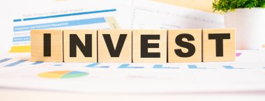 Tahta küplerle ilgili sözcüğe ilgi göster. Geçmişi bir iş diyagramı. Finans kavramı