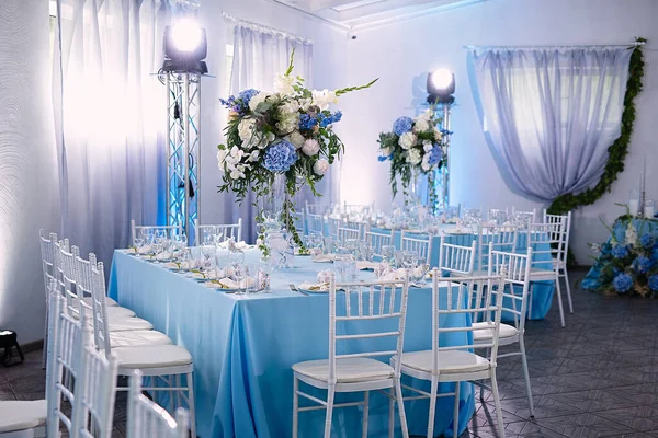 Restaurant Has Beautiful Tables Serving Decor Made Blue Tables Indicated — Stock Photo, Image