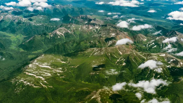 Kamčatka. zelená krajina v blízkosti zálivu Avacha. letecká fotografie — Stock fotografie