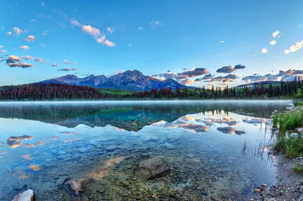 Salida Del Sol Sobre Lago Patricia Parque Nacional Jasper Con —  Fotos de Stock