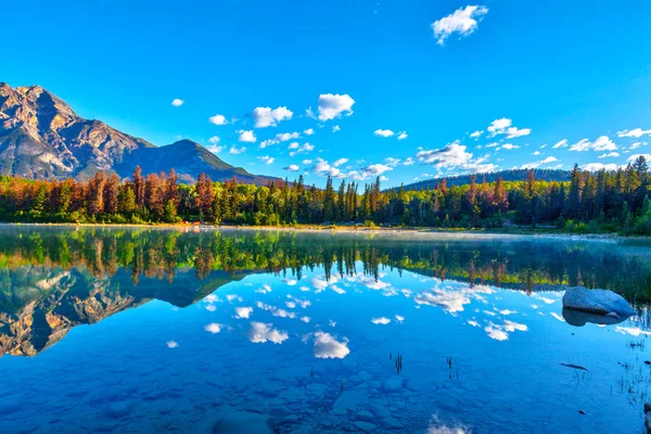 Nascer Sol Sobre Lago Patricia Parque Nacional Jasper Com Montanha — Fotografia de Stock