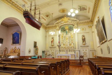 Bir Québec, Kanada - 21 Ağustos 2012: Ünlü Notre-Dame-des-Victoires (zaferler Our Lady) eski Quebec City Place Royale kilisede. 1688 inşa edilen, Kuzey Amerika'nın en eski taş kilise o. Bu tarihi bir anıt 1929 yılında ilan edildi.