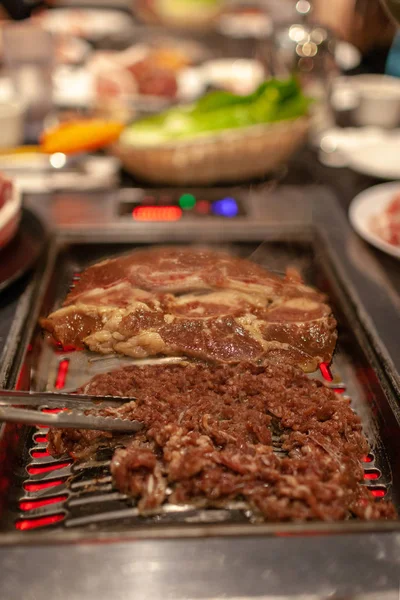 Korean Style Barbecue Juicy Beef Short Ribs Hot Stove Plate — Stock Photo, Image