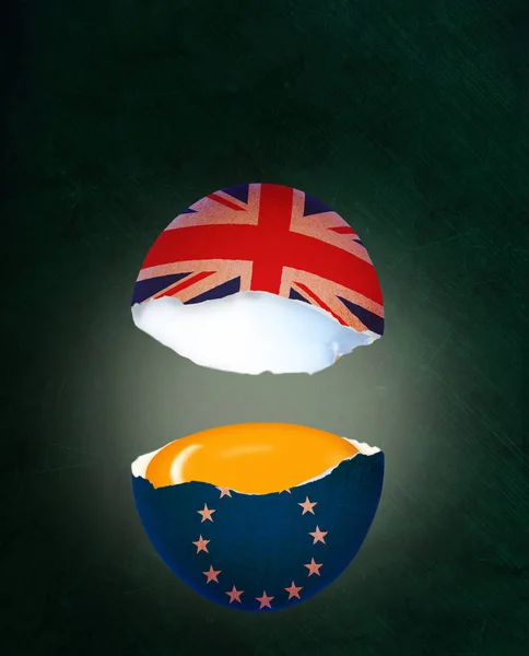 Brexit kavramı ve AB faydaları gösteren yumurta kabuğu kırık — Stok fotoğraf