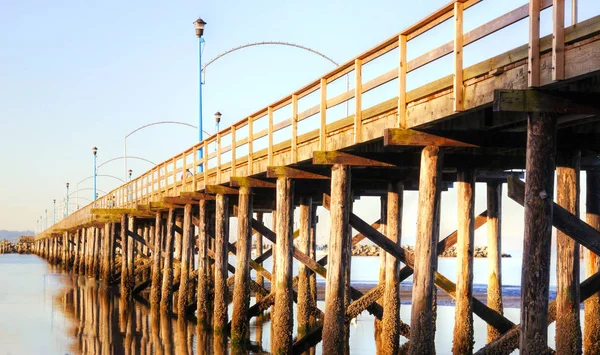 Historische Pier in witte Rock, British Columbia, Canada — Stockfoto