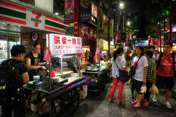 Ximending at Night in Taipei, Taiwan — Stock Photo, Image
