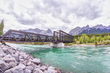 Kanada Rocki Bow River Trail Over Canmore Motor Köprüsü