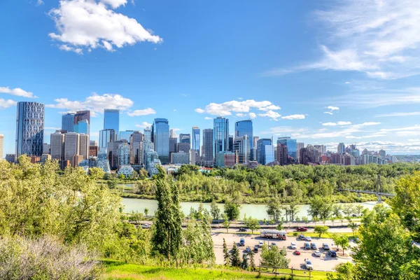 Calgary Downtown Skyline im Sommer — Stockfoto