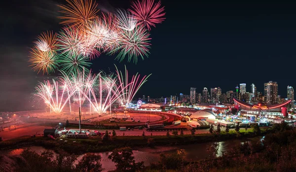 Calgary Stampede Fireworks Over Downtown City Skyline — Stock Photo, Image