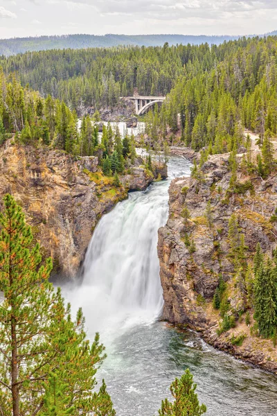 Yellowstone Ulusal Parkı'ndaki Yukarı Şelaleler, Wyoming, Amerika Birleşik Devletleri